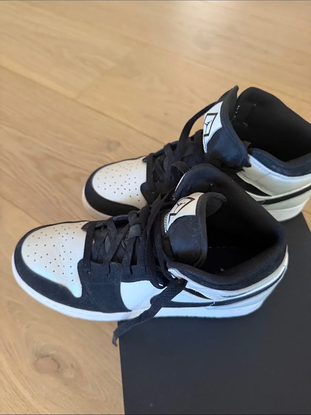 Nike Air Jordan 1 Mid Diamond